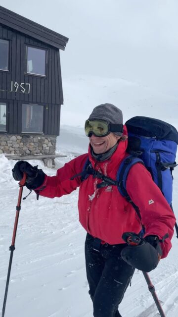 Snow all around and a day in the mountains ahead ❄️🎿
Explore Jotunheimen on Nordic backcountry skis — known as “fjellski” in Norway.
Who would you bring along? The winter season is fast approaching.
#winterinnorway #jotunheimen #norway #backcountryskiing