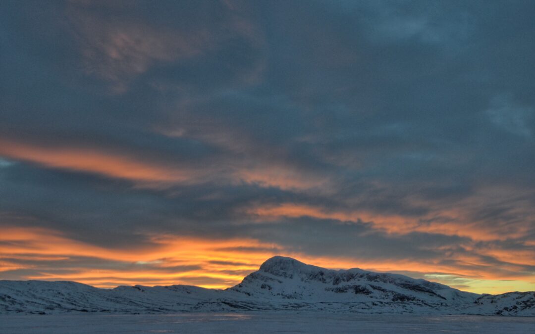 God Jul in the Mountains: Tradition, Skiing, and Togetherness